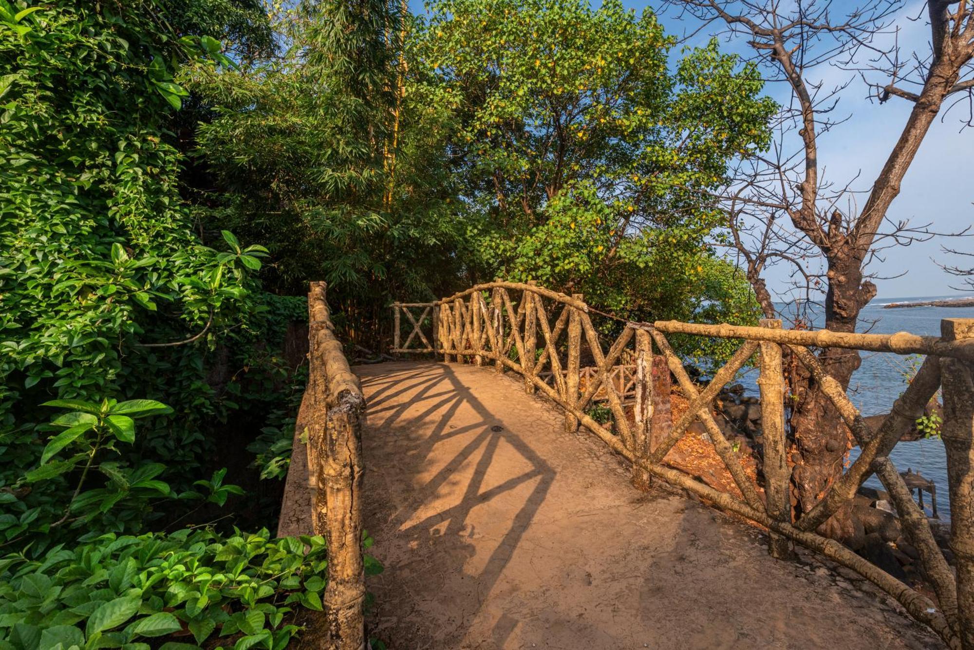 Saffronstays Athaang, Dapoli Ānjarle Buitenkant foto