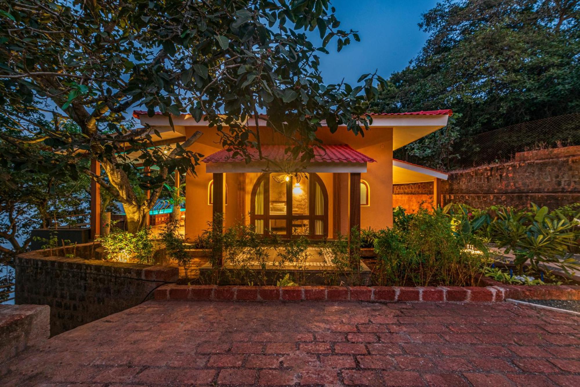 Saffronstays Athaang, Dapoli Ānjarle Buitenkant foto